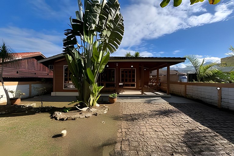 Casa de praia em condomínio com ar-condicionado e piscina