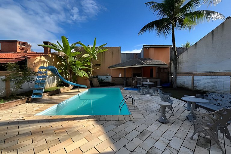 Casa de praia em condomínio com ar-condicionado e piscina