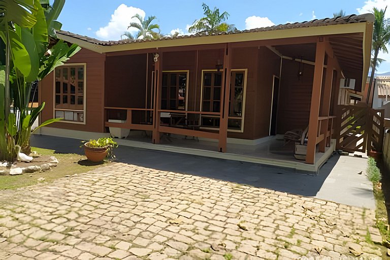 Linda casa de madeira de Ley, Terreno inteiro.