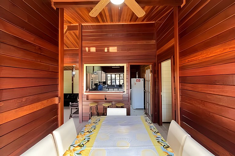 Linda casa de madeira de Ley, Terreno inteiro.