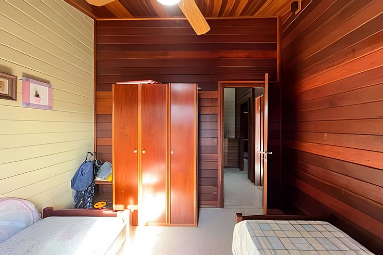 Casa de praia em condomínio com ar-condicionado e piscina