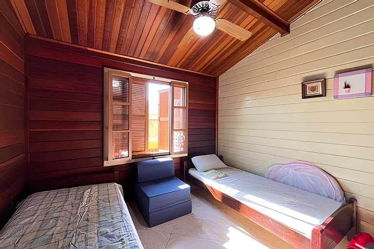 Casa de praia em condomínio com ar-condicionado e piscina