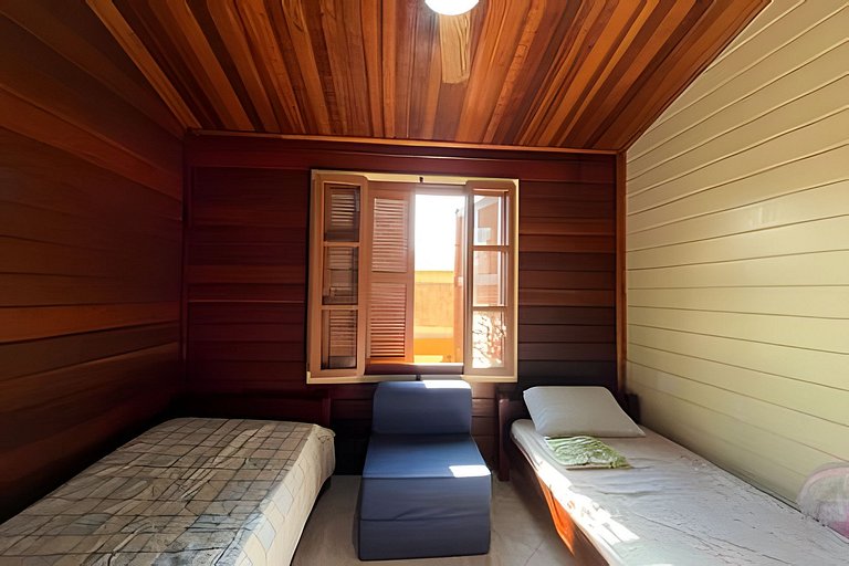 Linda casa de madeira de Ley, Terreno inteiro.