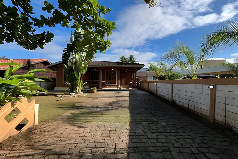 Casa de praia em condomínio com ar-condicionado e piscina