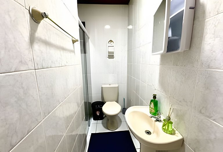 Casa na praia em condomínio com piscina e ar-condicionado