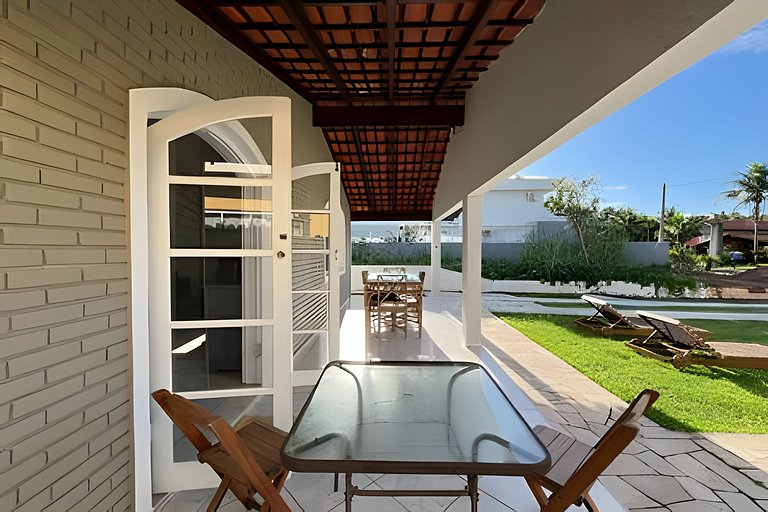 Casa de praia em Condomínio, Ar e Piscina c/ Hidro