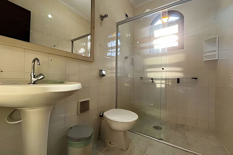 Casa de praia em Condomínio, Ar e Piscina c/ Hidro