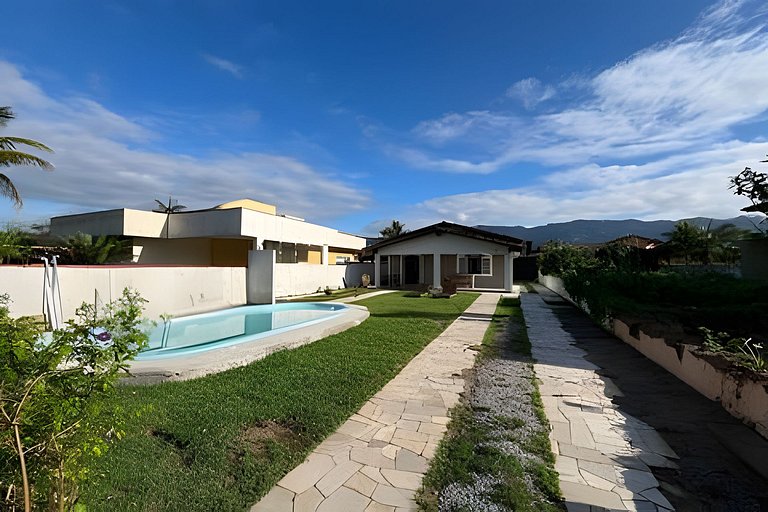 Casa de praia em Condomínio, Ar e Piscina c/ Hidro