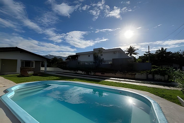 Casa de praia em Condomínio, Ar e Piscina c/ Hidro
