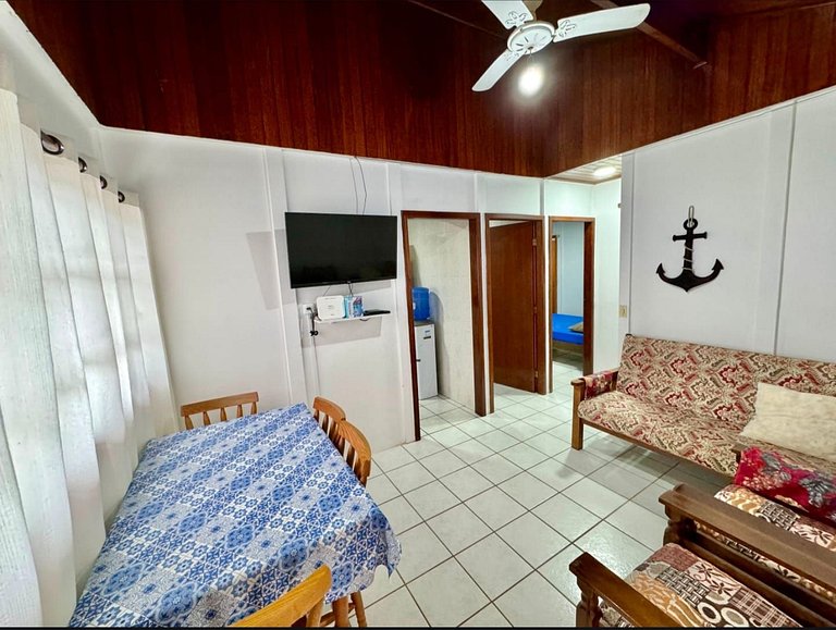 Casa na praia em condomínio com piscina e ar-condicionado