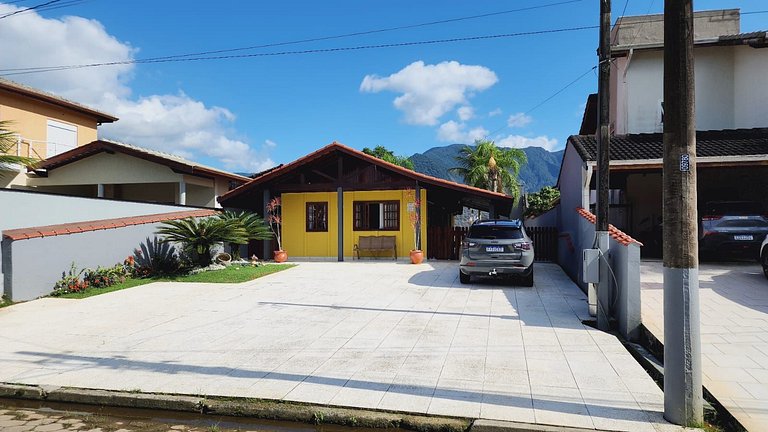 Casa na praia em condomínio com piscina e ar-condicionado