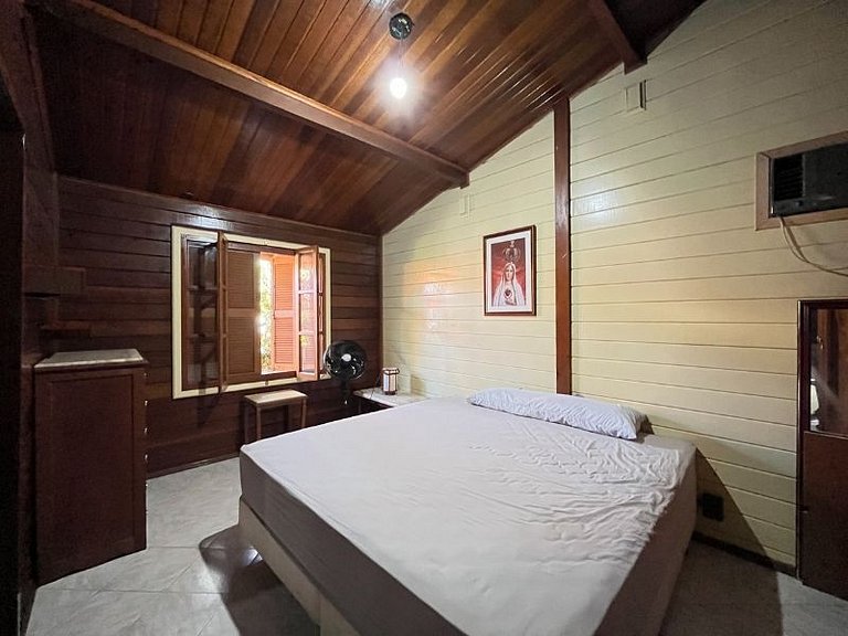 Casa de praia em condomínio com ar-condicionado e piscina