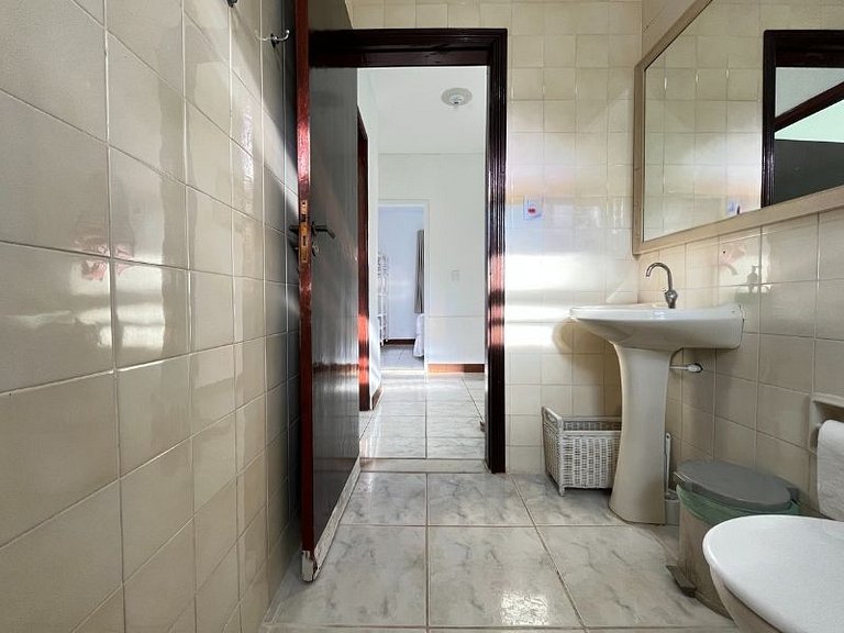 Casa de praia em Condomínio, Ar e Piscina c/ Hidro