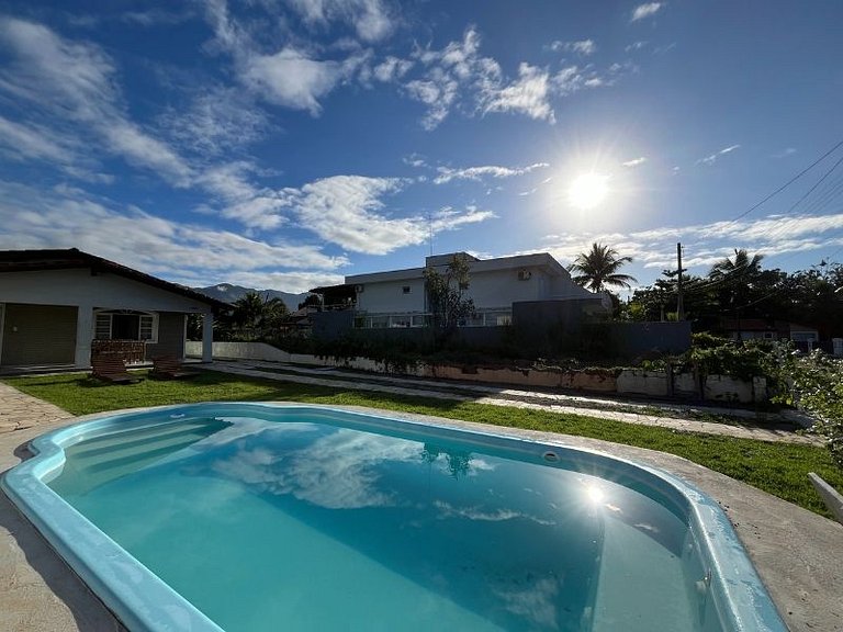 Casa de praia em Condomínio, Ar e Piscina c/ Hidro