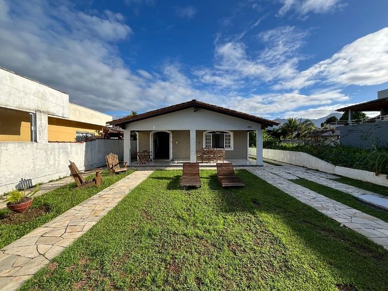 Casa de praia em Condomínio, Ar e Piscina c/ Hidro