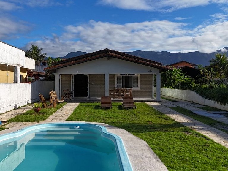 Casa de praia em Condomínio, Ar e Piscina c/ Hidro