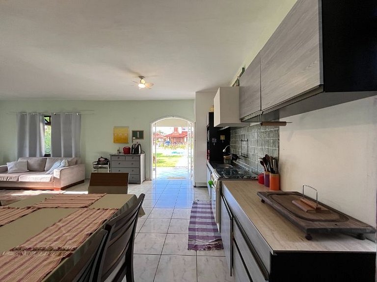 Casa de praia em Condomínio, Ar e Piscina c/ Hidro