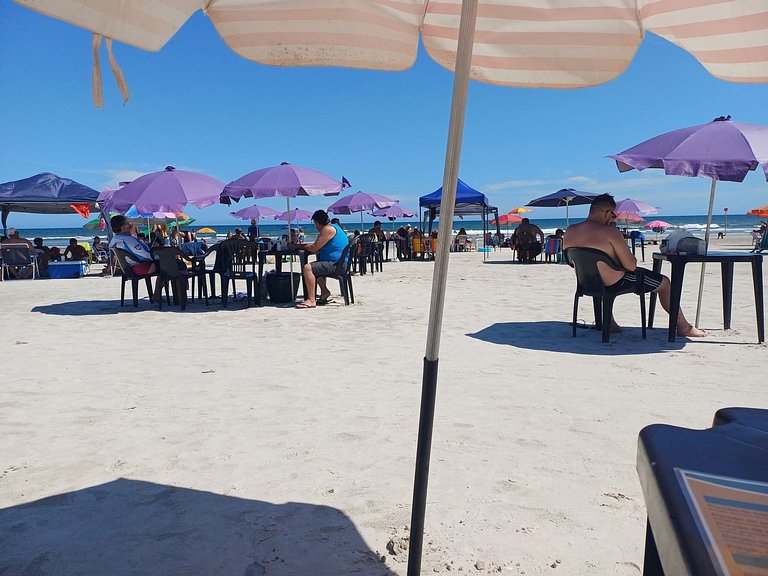 Casa de praia em condomínio com ar-condicionado e piscina