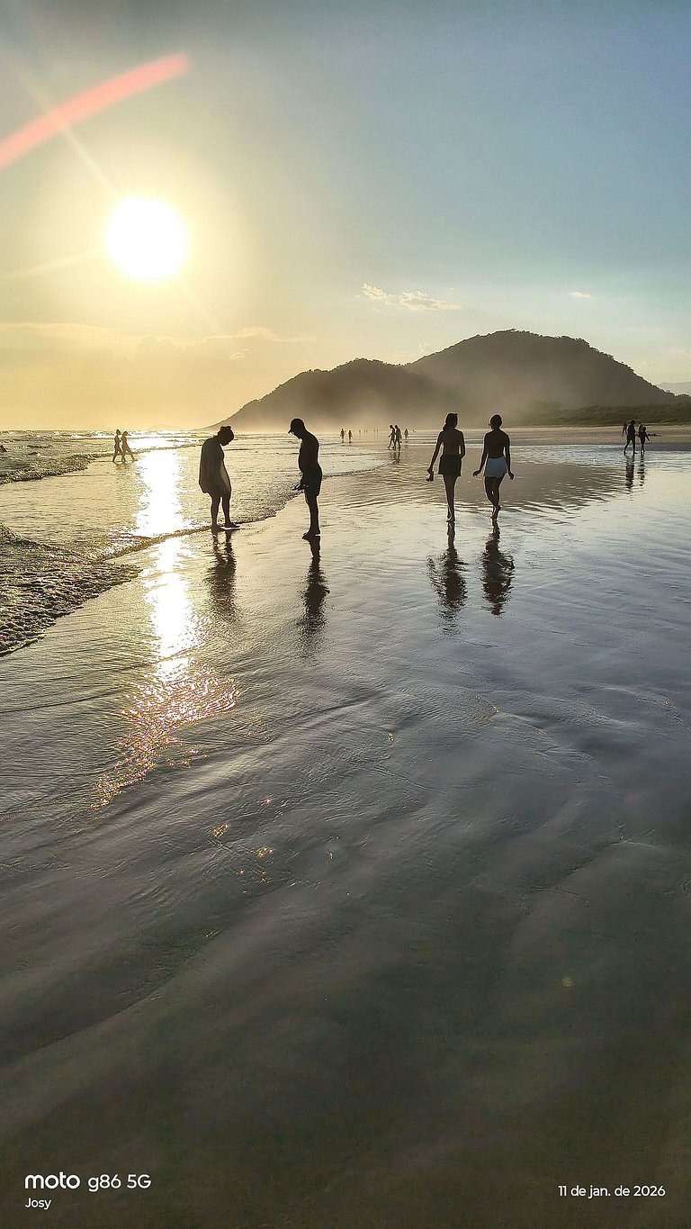 Casa de praia em condomínio com ar-condicionado e piscina