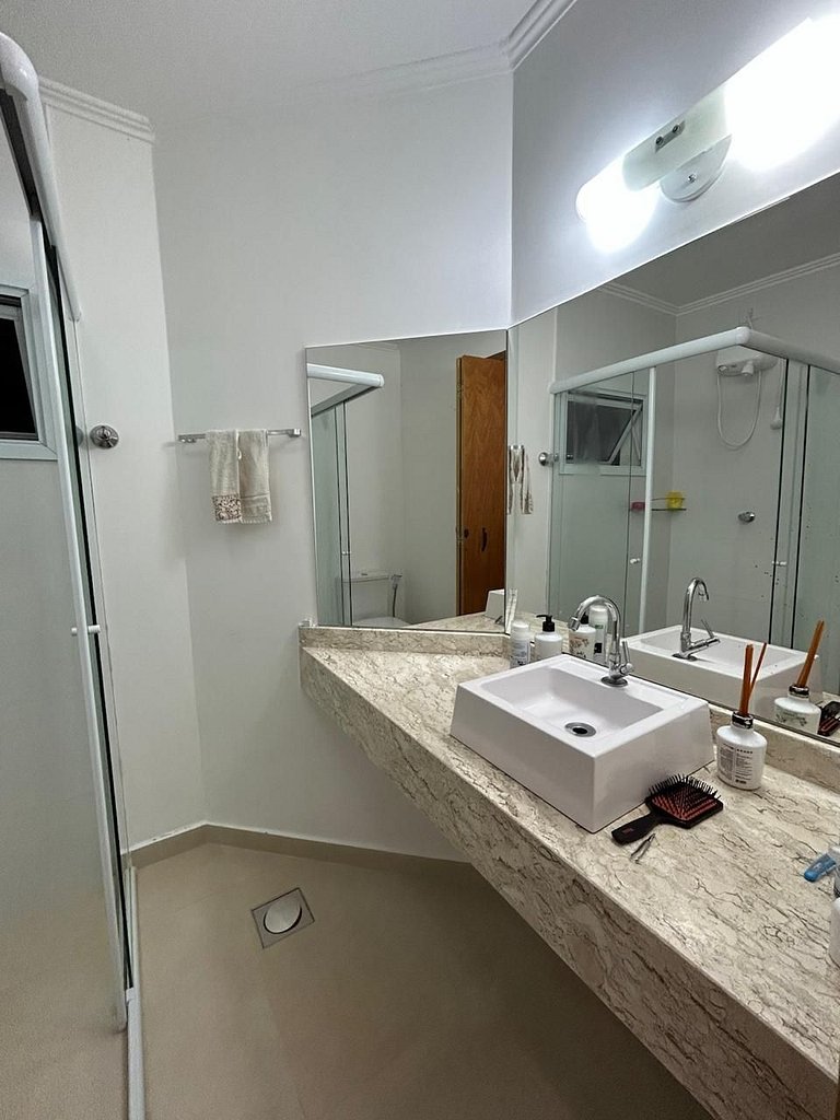 Casa na Praia com Piscina Aquecida em Condominio