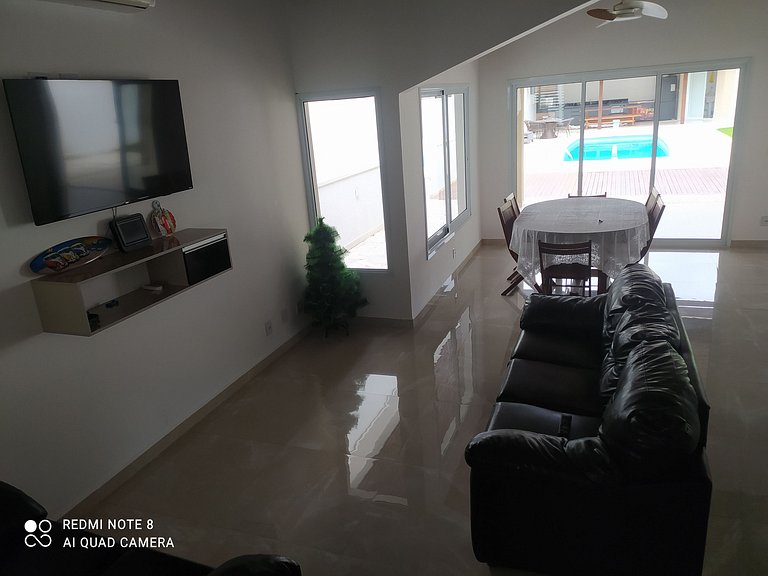 Casa na Praia com Piscina Aquecida em Condominio