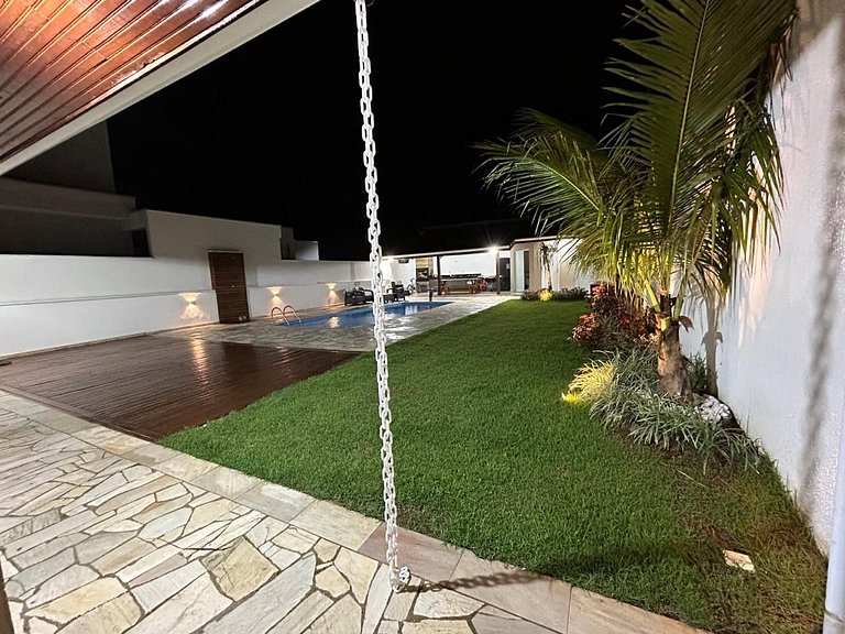 Casa na Praia com Piscina Aquecida em Condominio