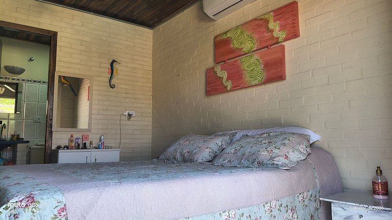 Casa Aconchegante na Praia com Piscina em Cond.