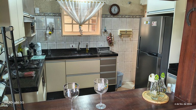 Casa Aconchegante na Praia com Piscina em Cond.