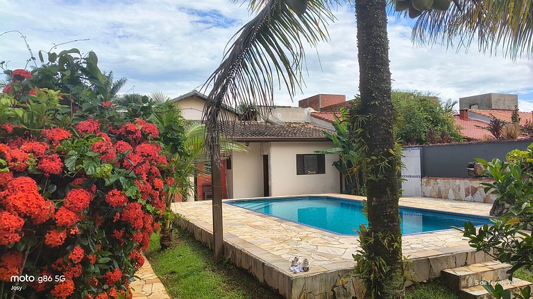 Casa Aconchegante na Praia com Piscina em Cond.