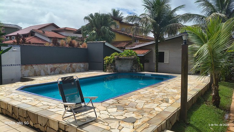 Casa Aconchegante na Praia com Piscina em Cond.
