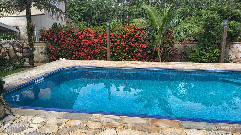 Casa Aconchegante na Praia com Piscina em Cond.