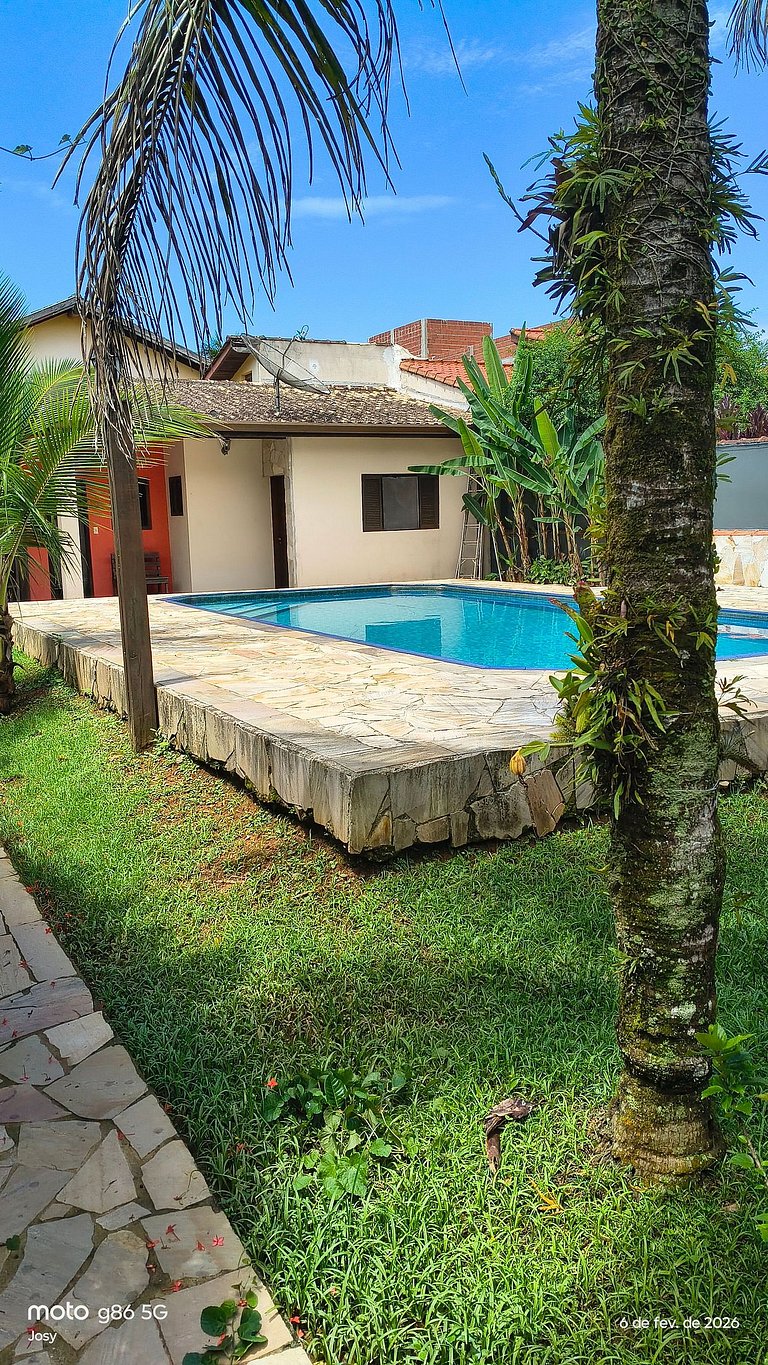 Casa Aconchegante na Praia com Piscina em Cond.