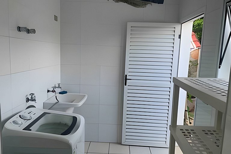 Bela Casa C/Piscina no Condomínio Morada da Praia