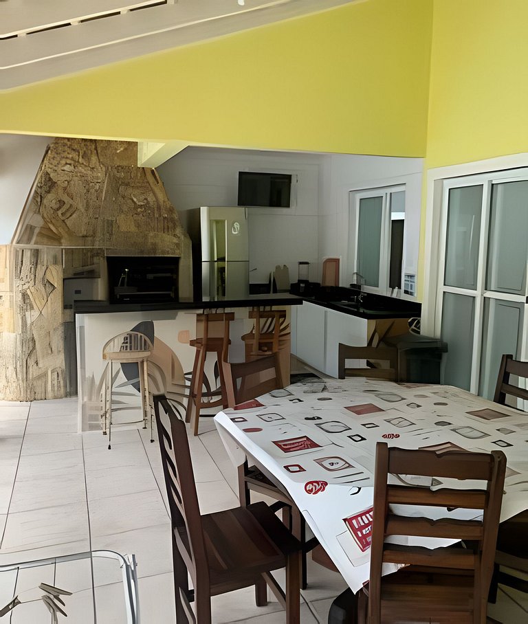 Bela Casa C/Piscina no Condomínio Morada da Praia