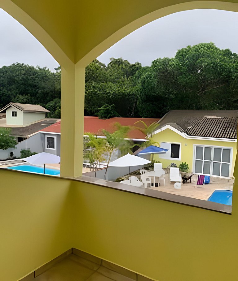 Bela Casa C/Piscina no Condomínio Morada da Praia
