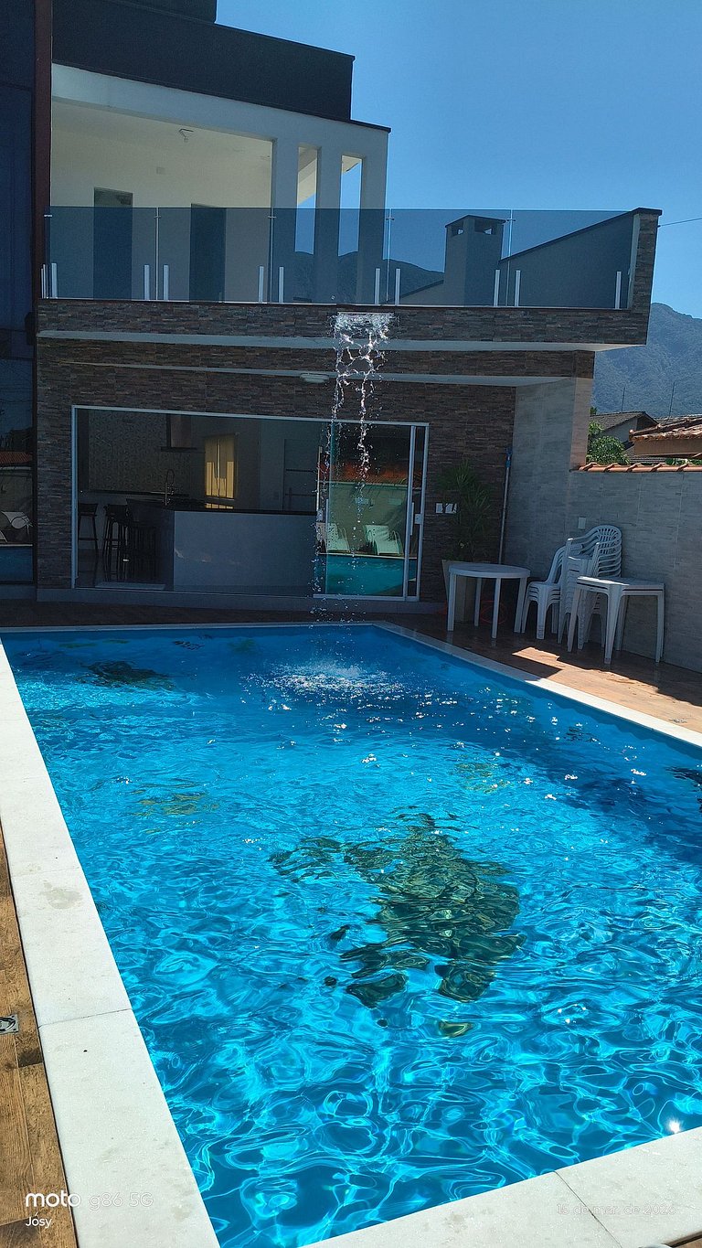 Casa Asobradada,(triplex) 5 suites